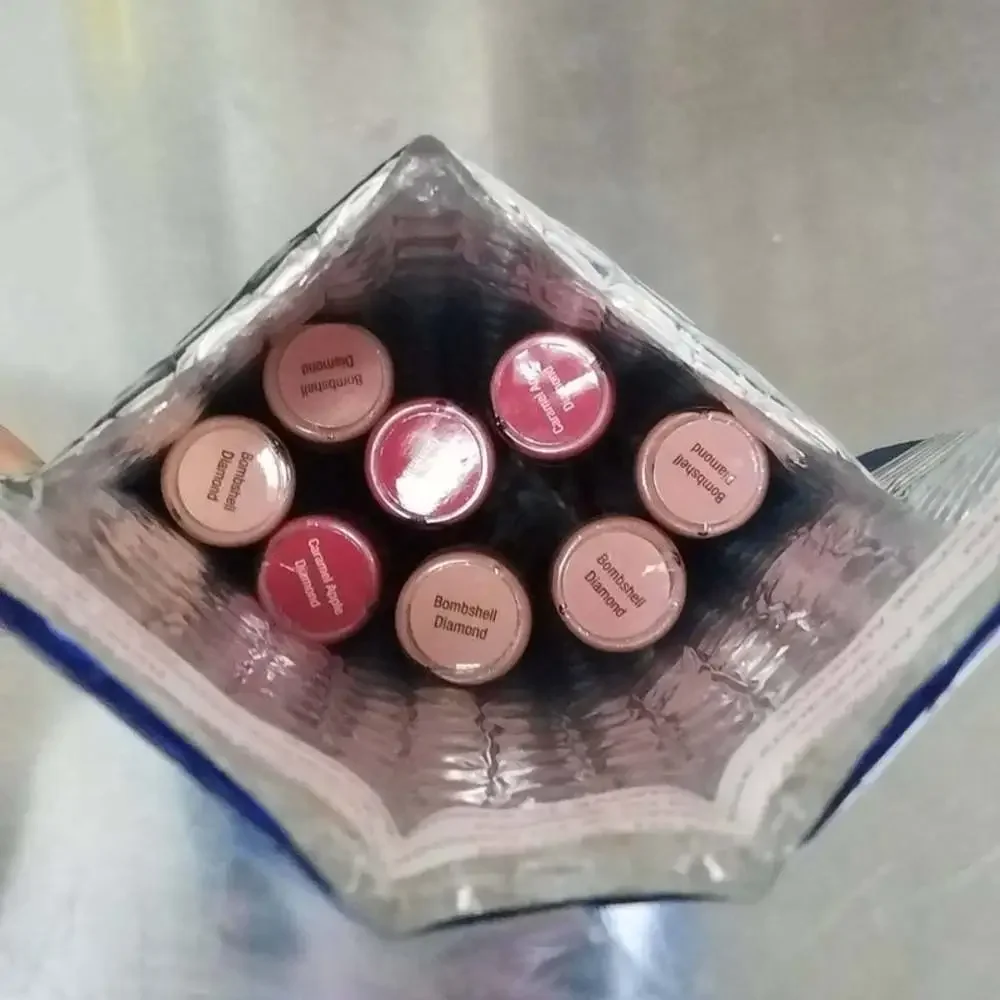 Metallic Bubble Mailer, Gold Lips - Picture 4 of 7